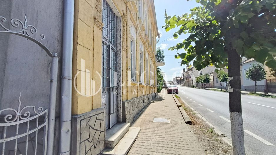 VÂNZARE/SCHIMB CU TEREN  - Clădire interbelică, centru oraș Siret - Poză 8