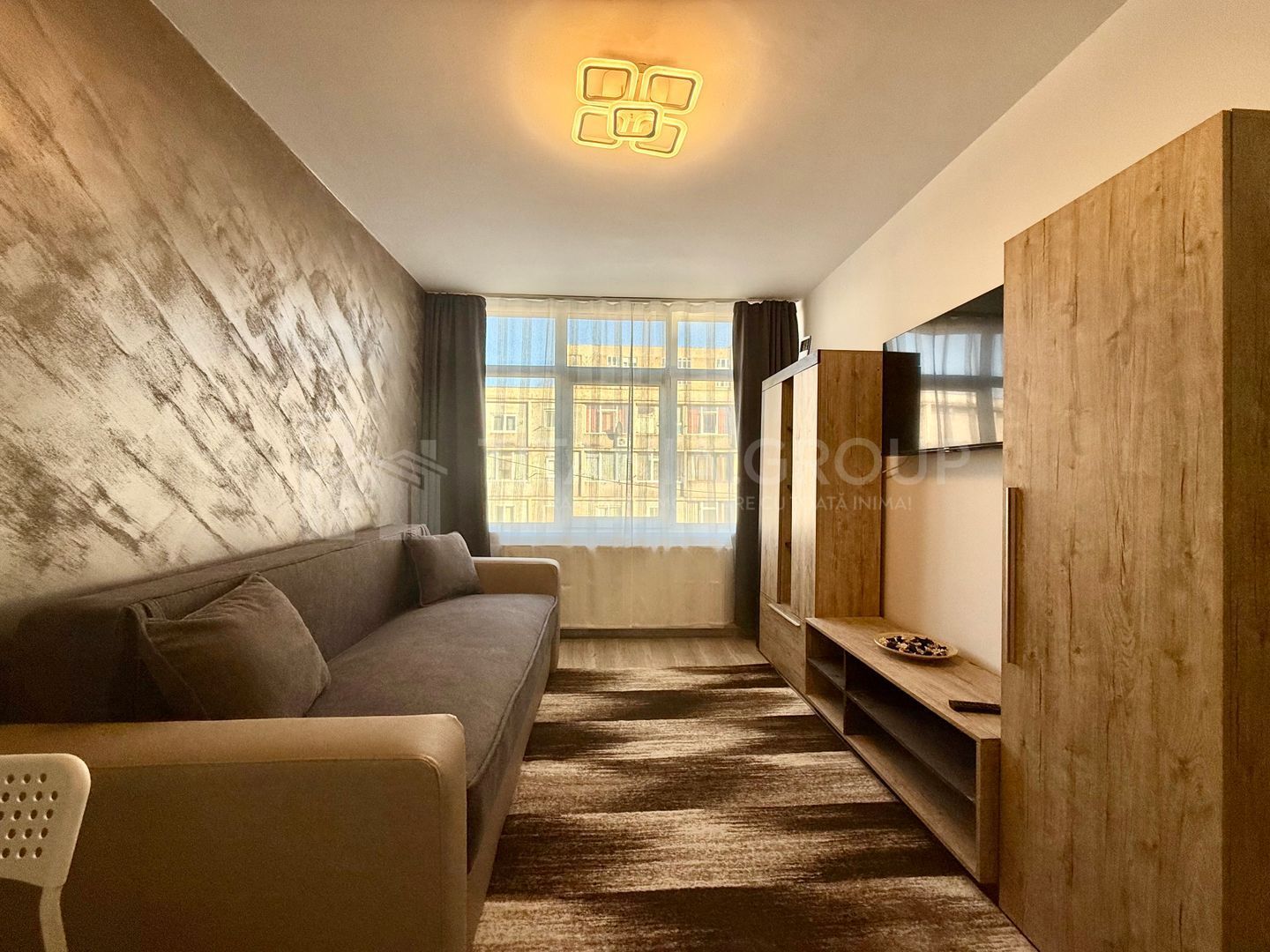 Garsoniera decomandata, etaj intermediar - Zona Tractorul, Coresi - Poză 2