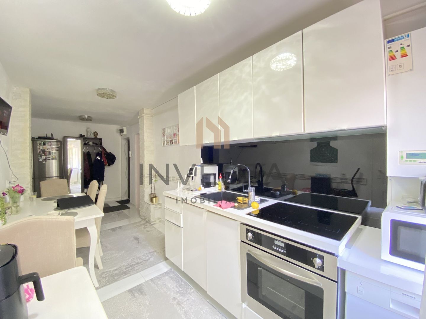 Apartament 3 camere decomandat cu balcon si parcare, zona Gruia - Poză 4