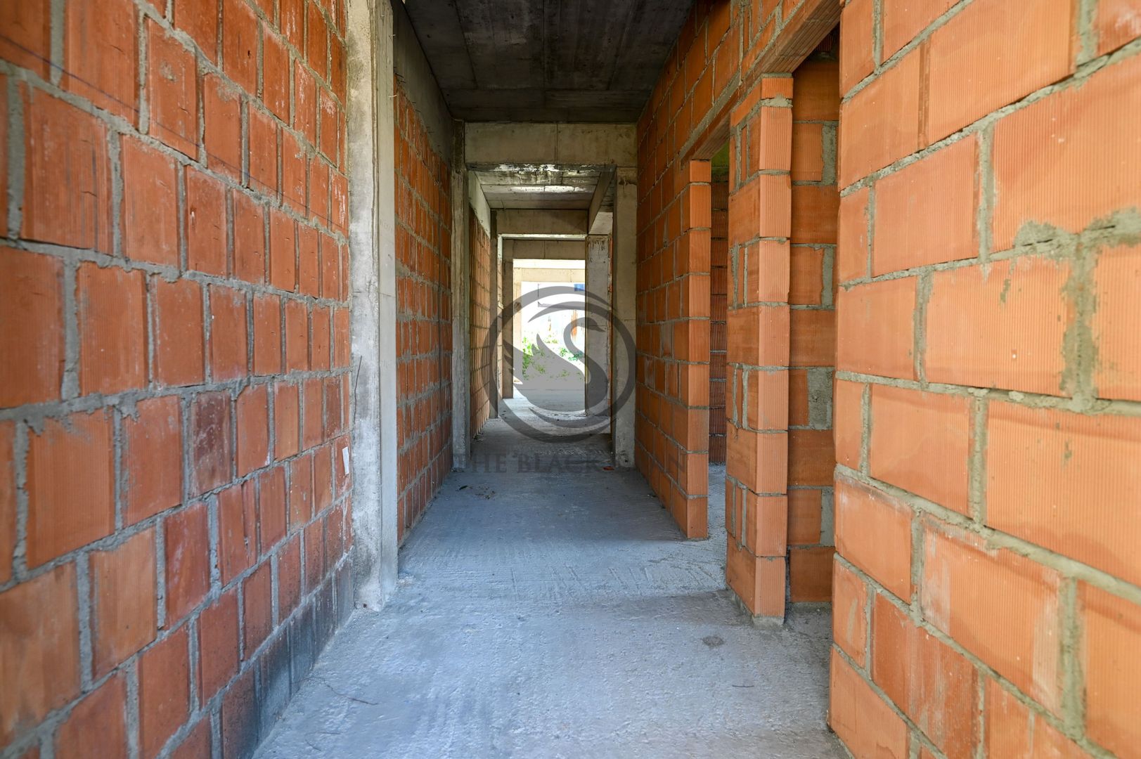 Casa la rosu de vanzare I Moderna I Zona Centrala - Ploiesti - Poză 8