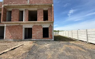 Eleganță și natură: vilă urbană exclusivistă în Tunari - Poză 15