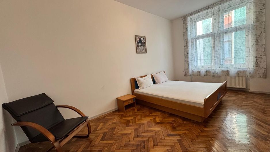 Apartament de inchiriat in centrul istoric - Poză 2