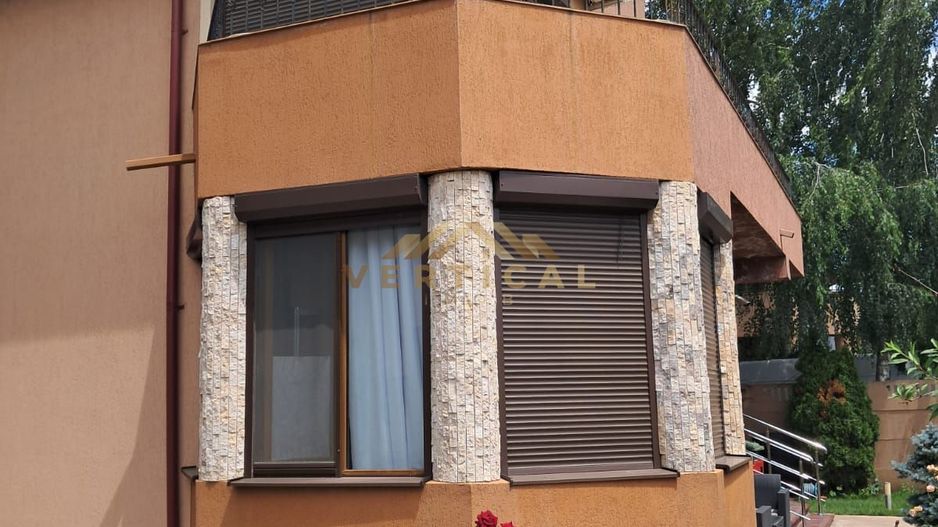 Casă deosebită, Zona Miorița – Comuna Berceni, Curte amenajată - Poză 6