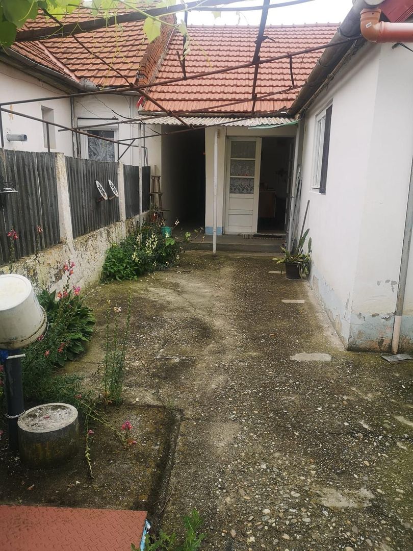 Casa pe parter cu teren 942 mp - Poză 11