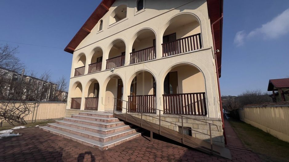 Proprietate de vanzare in Onesti - Poză 1