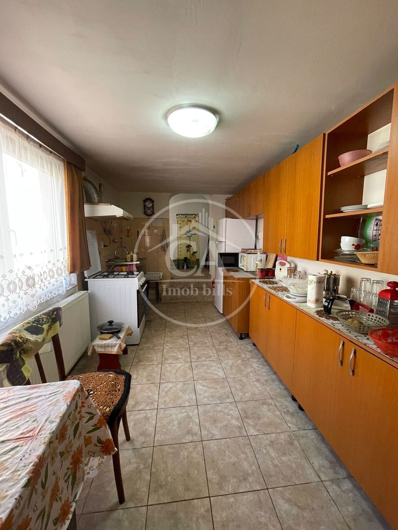Casa de vanzare cu 4 camere in zona Nufaru,  Oradea - Poză 13