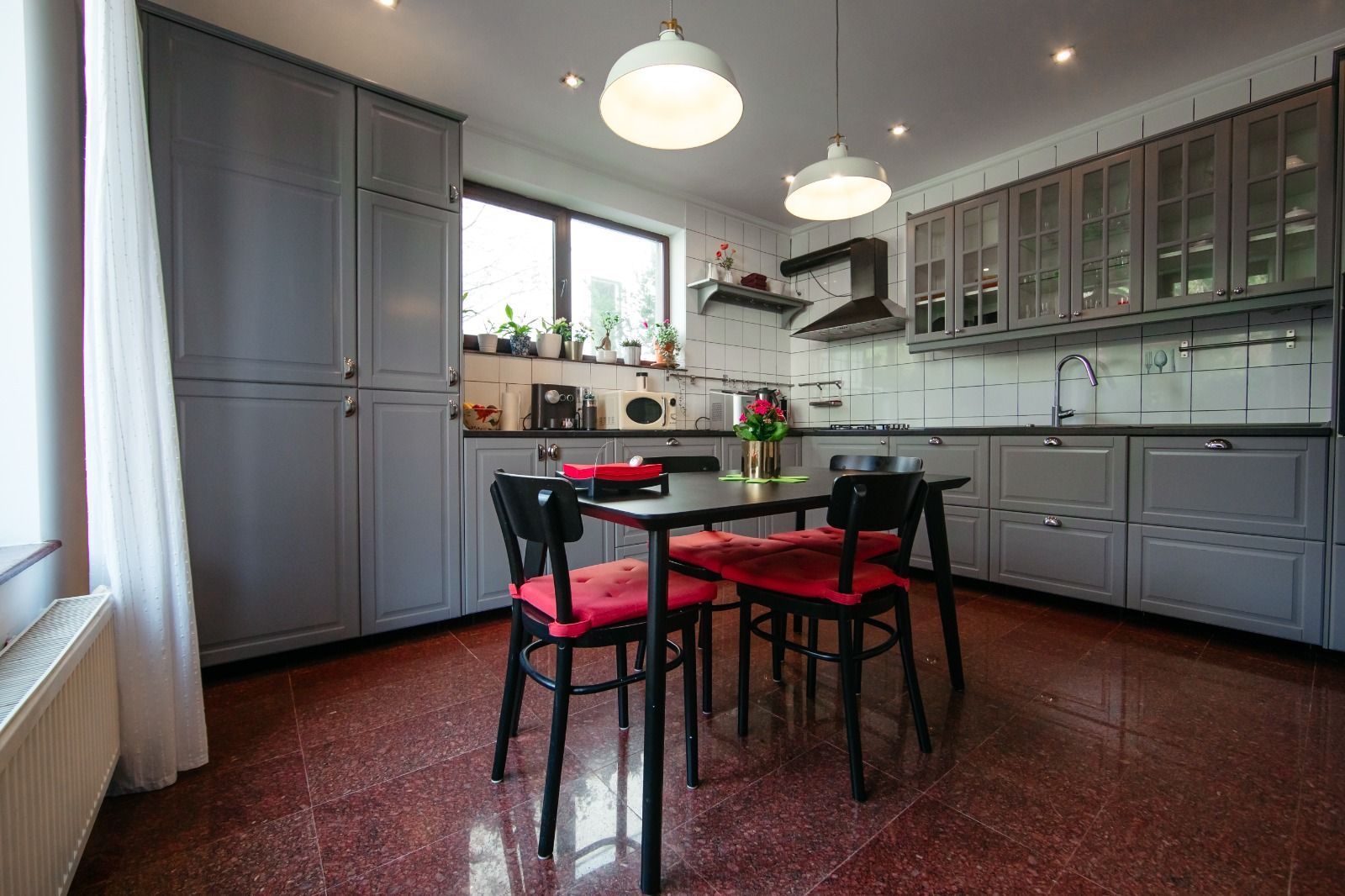 Vilă modernă  cu curte generoasă în Iancu Nicolae - Poză 9