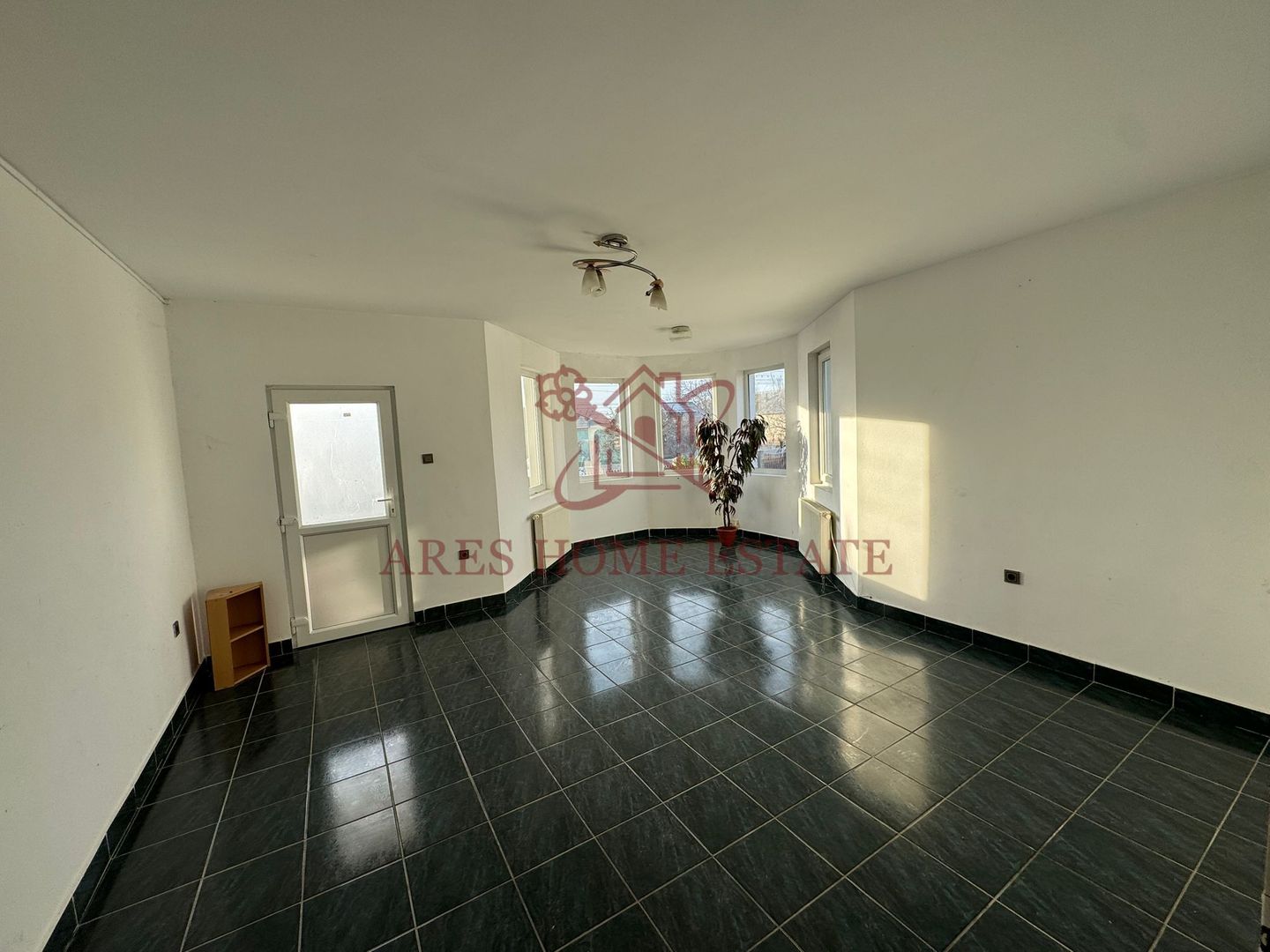 Casă 7 camere de vânzare/închiriere Izvin + anexă 90 mp- Comision 0 - Poză 9