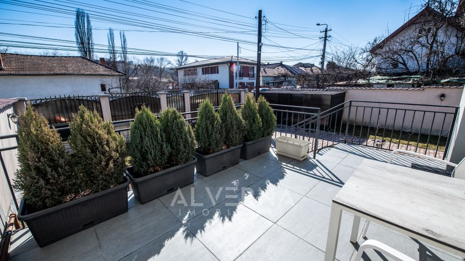 Casa individuala, 219mp, 5 camere, 4 terase, curte, zona Dambul Rotund - Poză 42