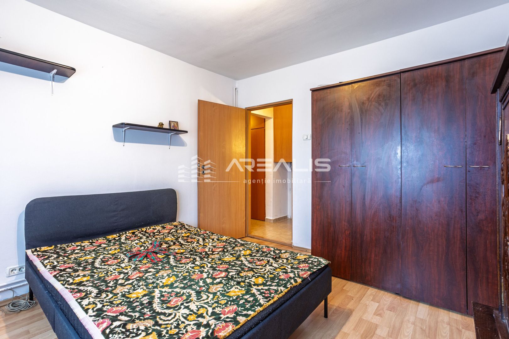 De închiriat -Apartament 3 camere, decomandat, zonă centrală - Poză 17