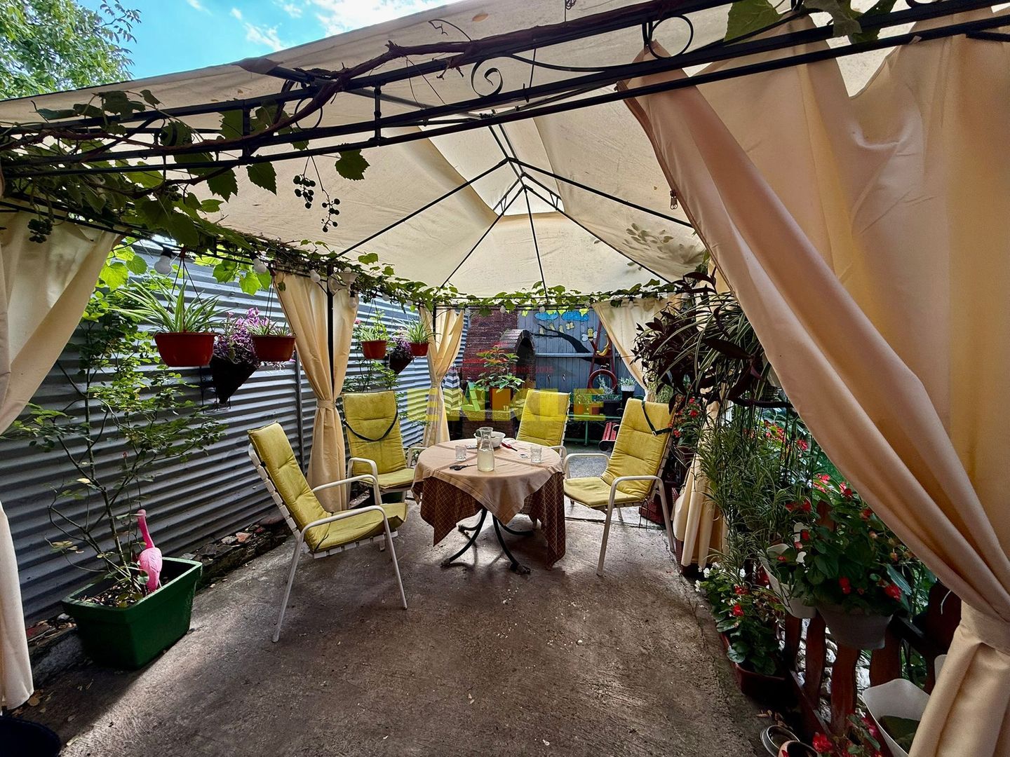 De vanzare apartament + teren generos în apropiere - Poză 19