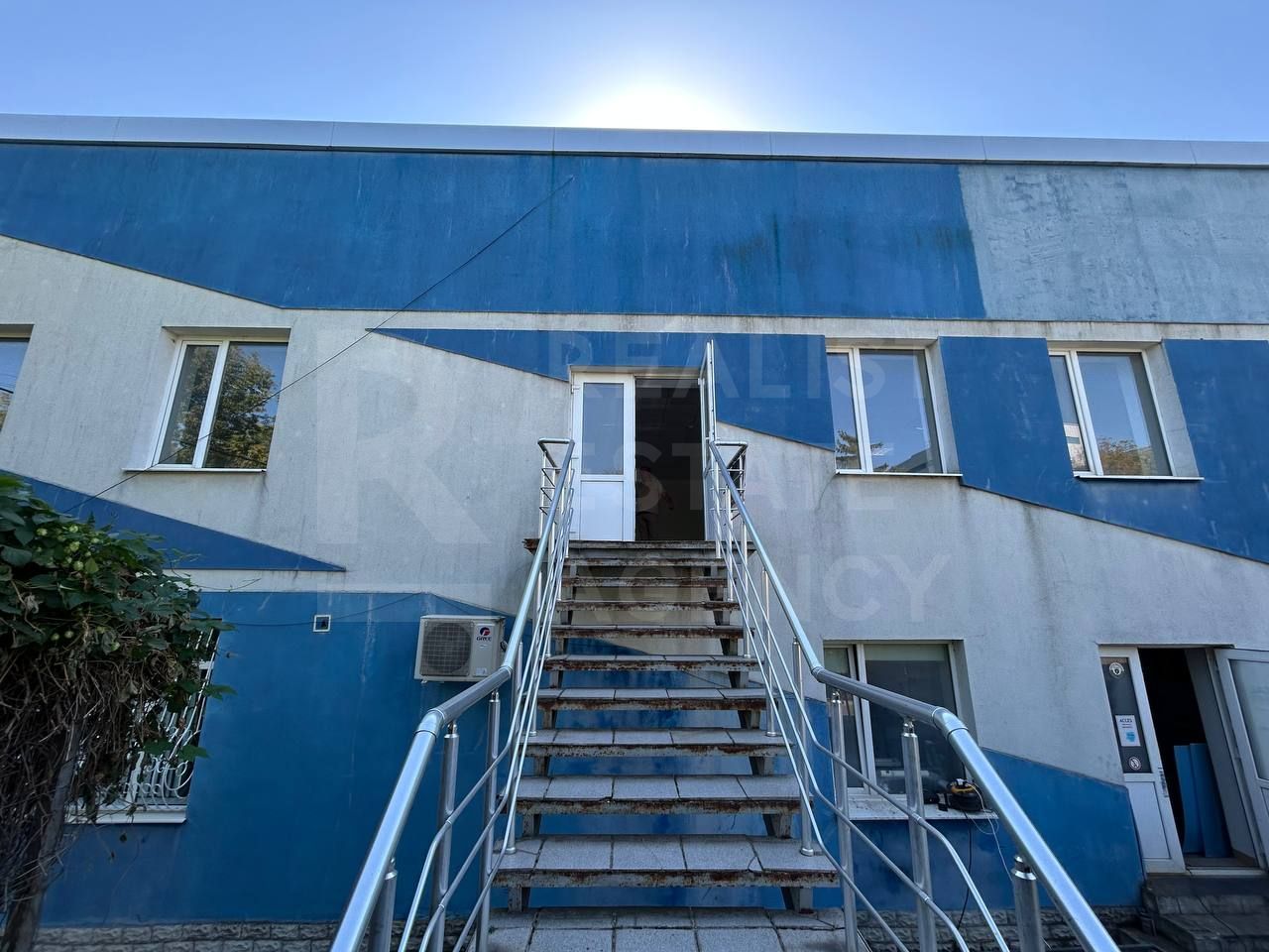 Vânzare, spațiu comercial, 207 mp, str. Independenței, Edineț - Poză 1