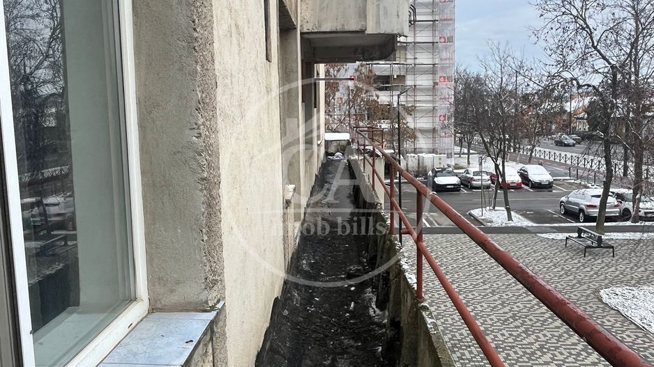 Apartament cu 3 camere de vânzare in zona Cantemir, Oradea - Poză 13