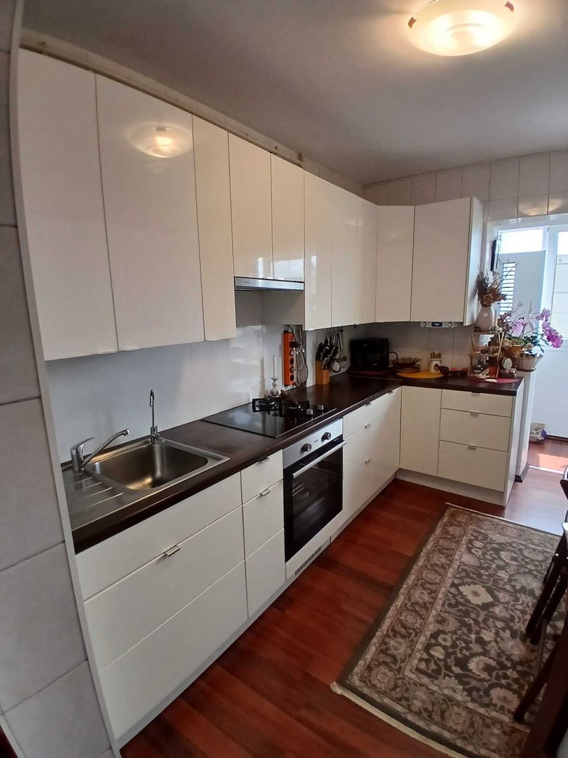 Apartament Luminos 4 Camere.  Decomandat. Zona Universitatea Spiru Haret. - Poză 4