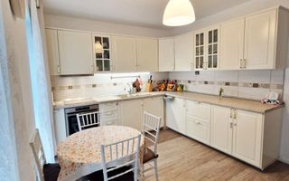 Apartament cu 4 camere, decomandat, zona Albert - Poză 2