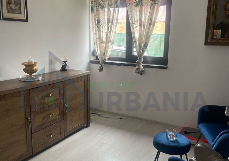Inchiriez Apartament 3 camere, decomandat+gradinuta si loc parcare - Poză 3