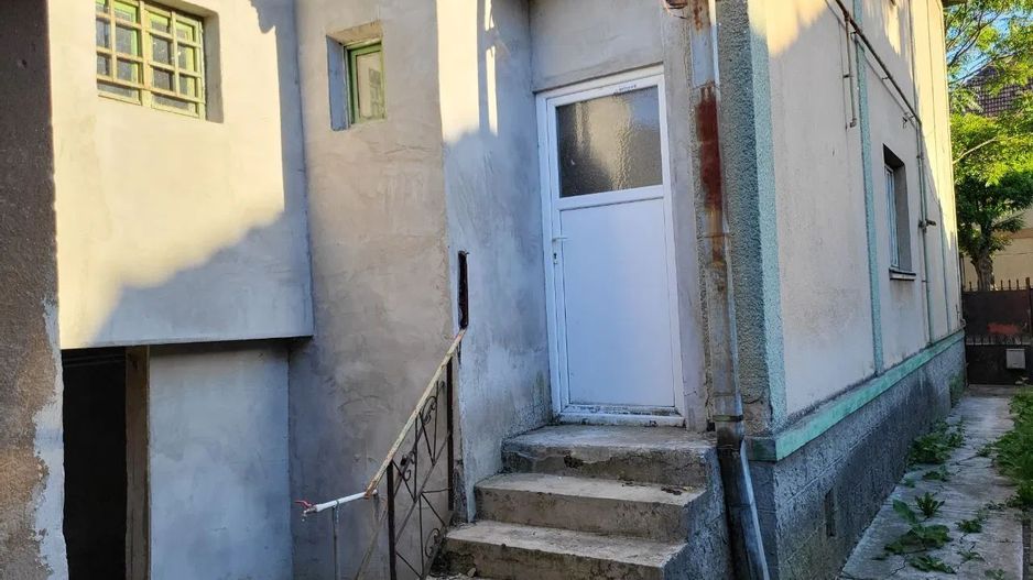 Ag. EUROPA vinde casa cu etaj, partial renovata în 14 Mai. - Poză 1