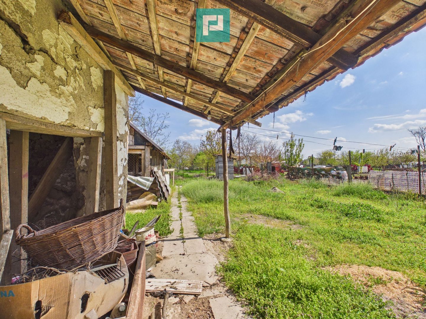 Casă cu 3 camere și 1047 mp în Peregu Mic - Poză 12