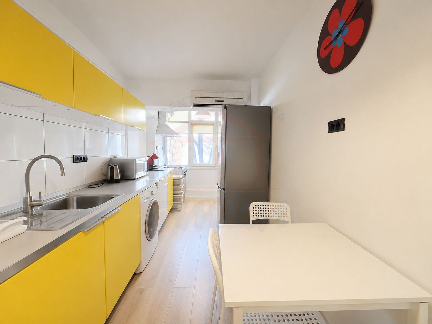 De închiriat apartament 2 camere – Siderurgiștilor Vest, etaj 1 - Poză 3