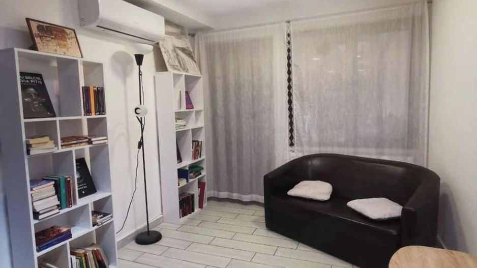 APARTAMENT CU TERASA SI CURTE | GORJULUI | APUSULUI - Poză 3