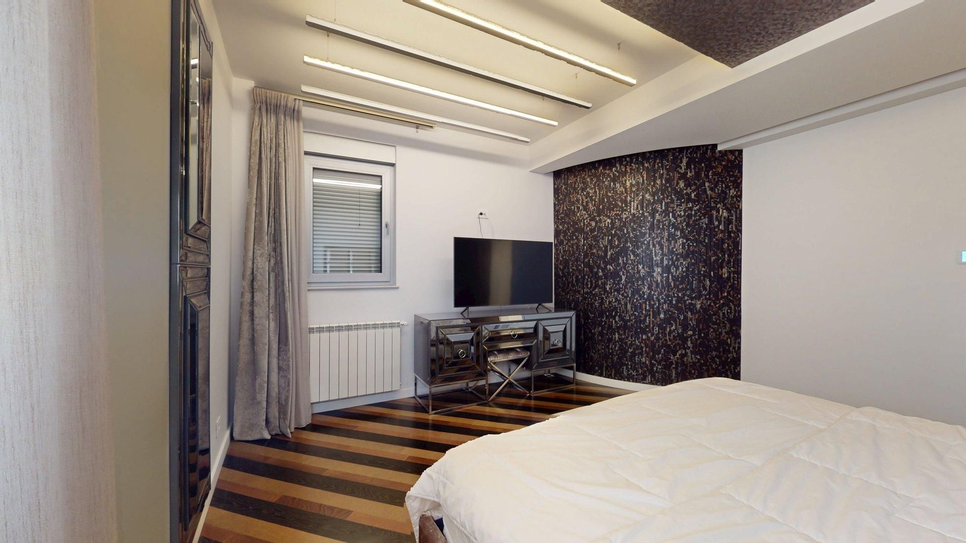 Un singur cuvant-IREPROSABILA - Poză 6