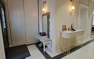 Vila spatioasa cu piscina - Dumbravita/Padurea Verde - Poză 13