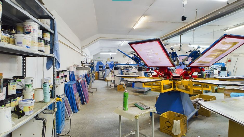 Clădire cu destinație comercială în Grădiște - Poză 15