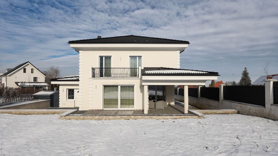 Casă ideală pentru familie în Brașov, Bunloc – spațioasă, luminoasă, priveliște - Poză 18