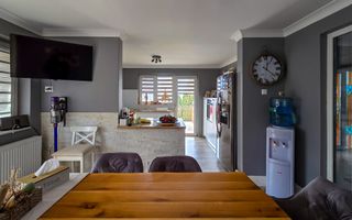 Vila superba | Teren 2300mp | Dealul cu tei | Aninoasa | Doicesti - Poză 13