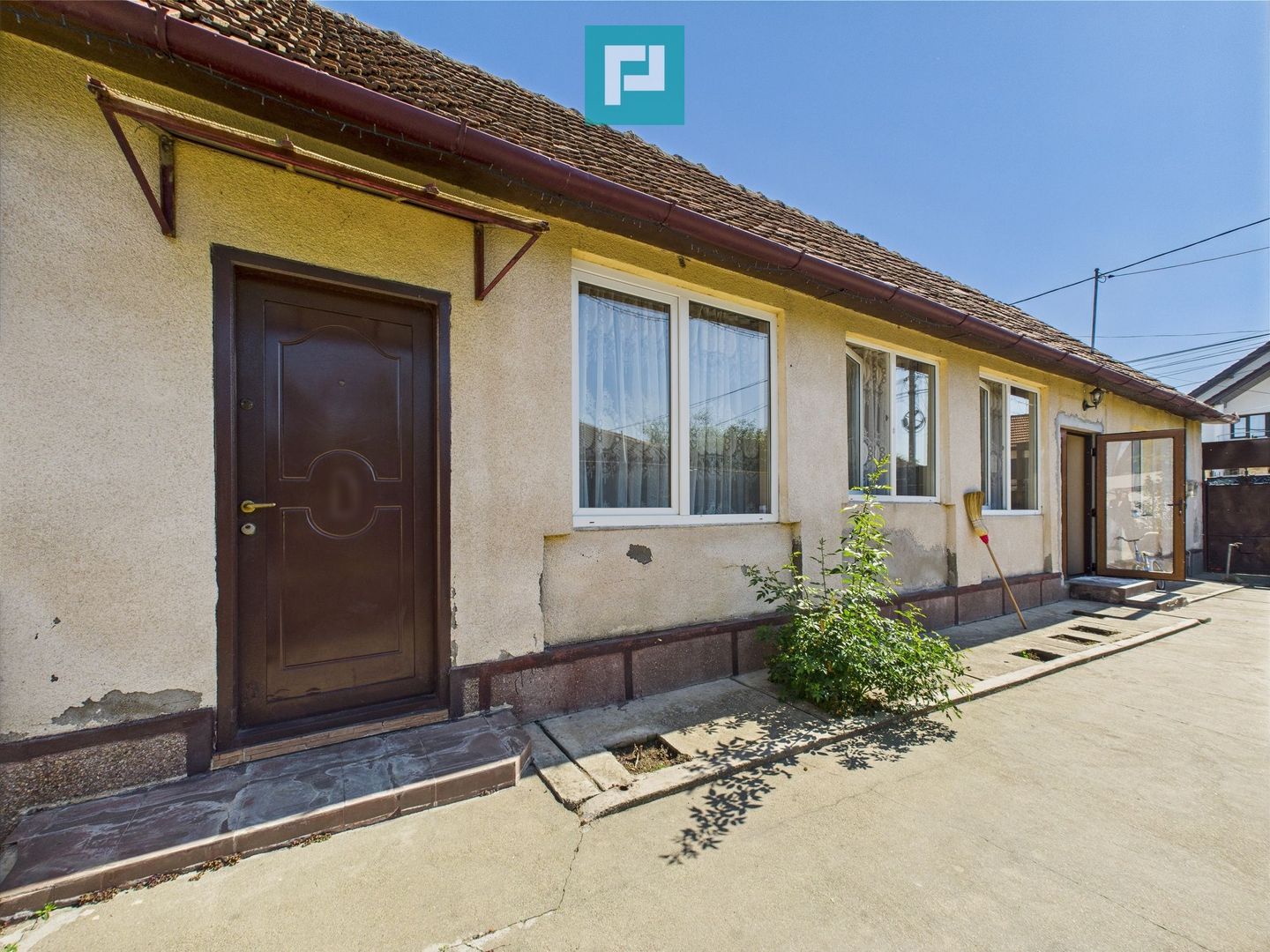 Casă cu 4 camere în Pârneava - Poză 14