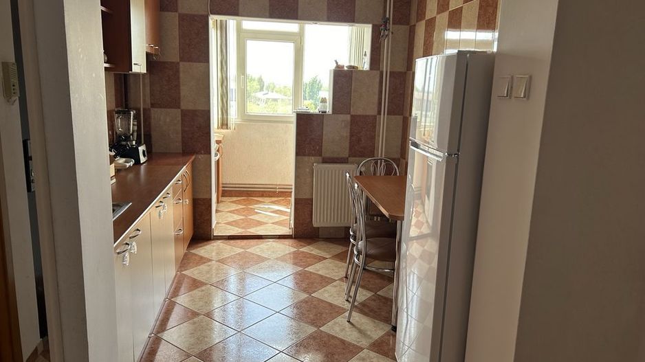 3 camere decomandat, centrala proprie, parcare inclusă, AC în fiecare cameră - Poză 5