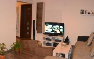 Apartament cu 3 camere de vânzare în zona Campului - Poză 3