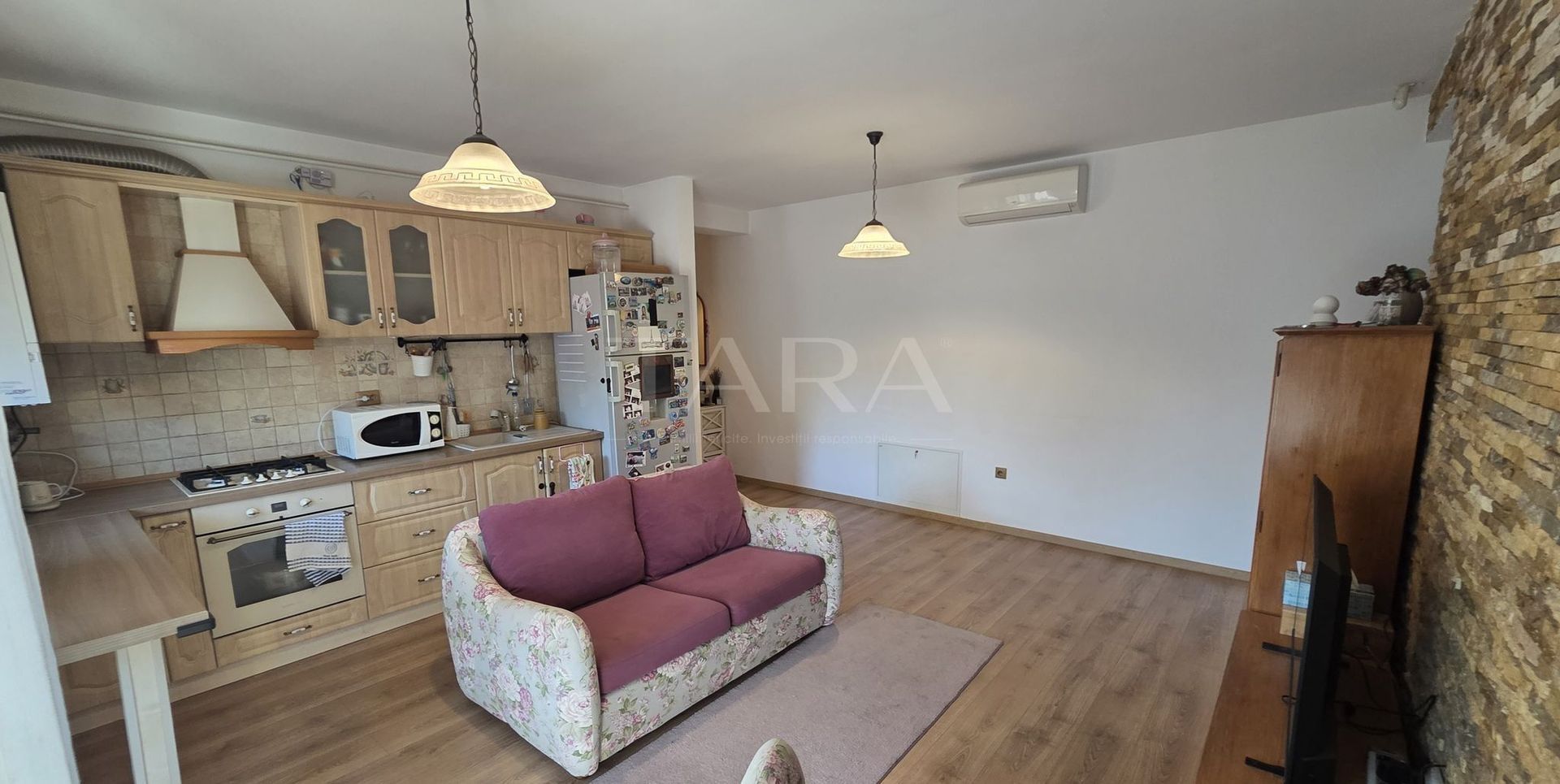 Apartament cu 4 camere de vânzare în Florești, zona Tăuțului. - Poză 1