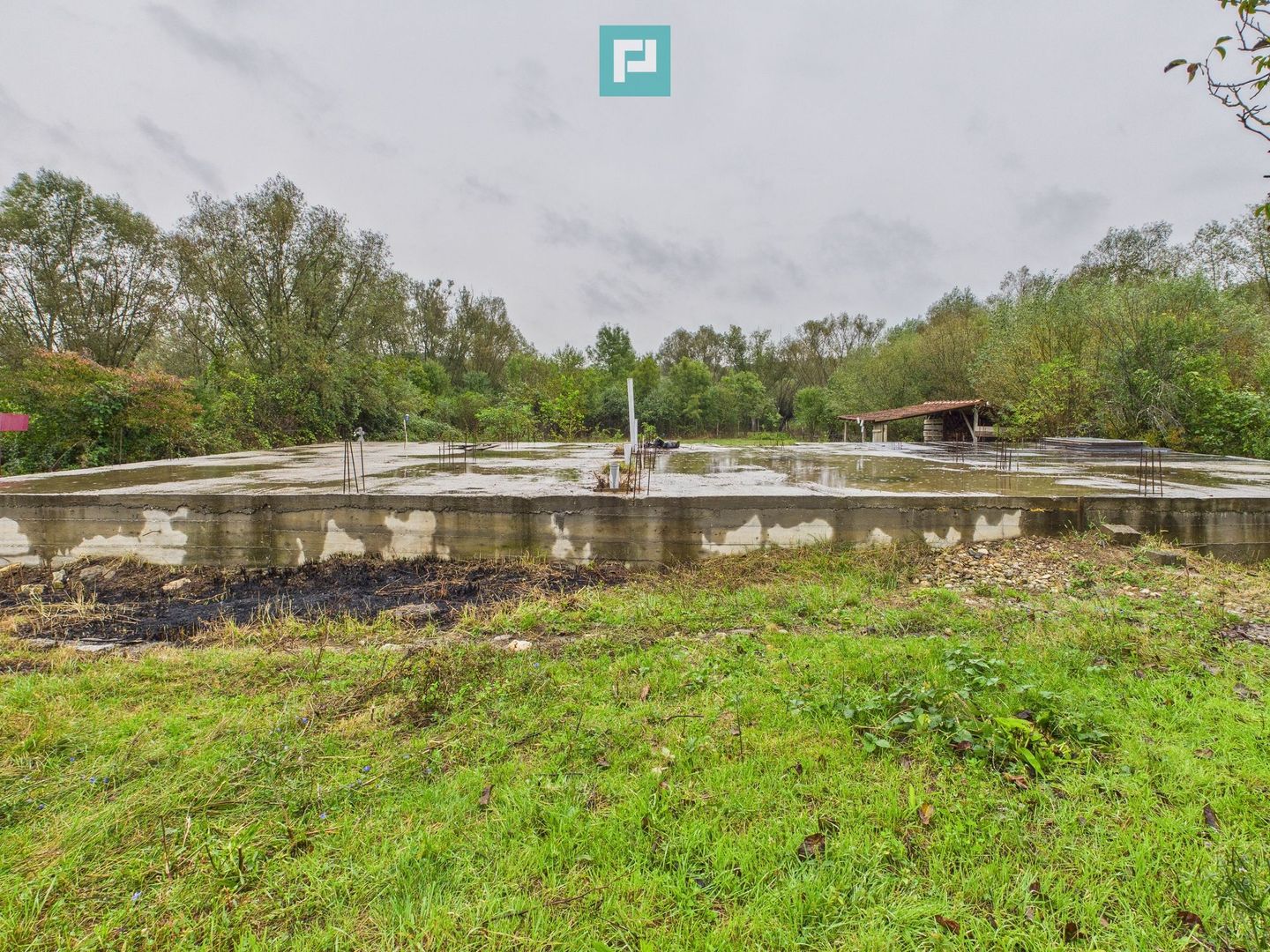 Teren 977 mp cu fundație și pivniță finalizată - Poză 13