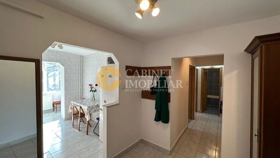 Chirie - 3 camere -  Centru - Poză 1