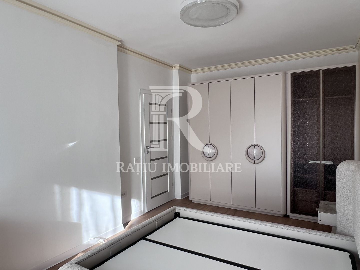 Apartament cu 3 camere |Parcare acoperita| Spitalul Judetean | Oradea - Poză 9