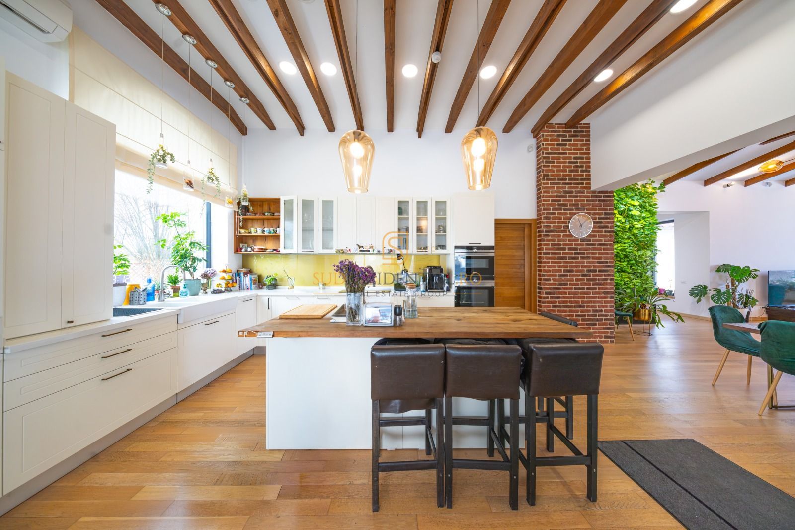 Resedinta spectaculoasa  – Vila exclusivista deschidere directa la lac - Poză 8