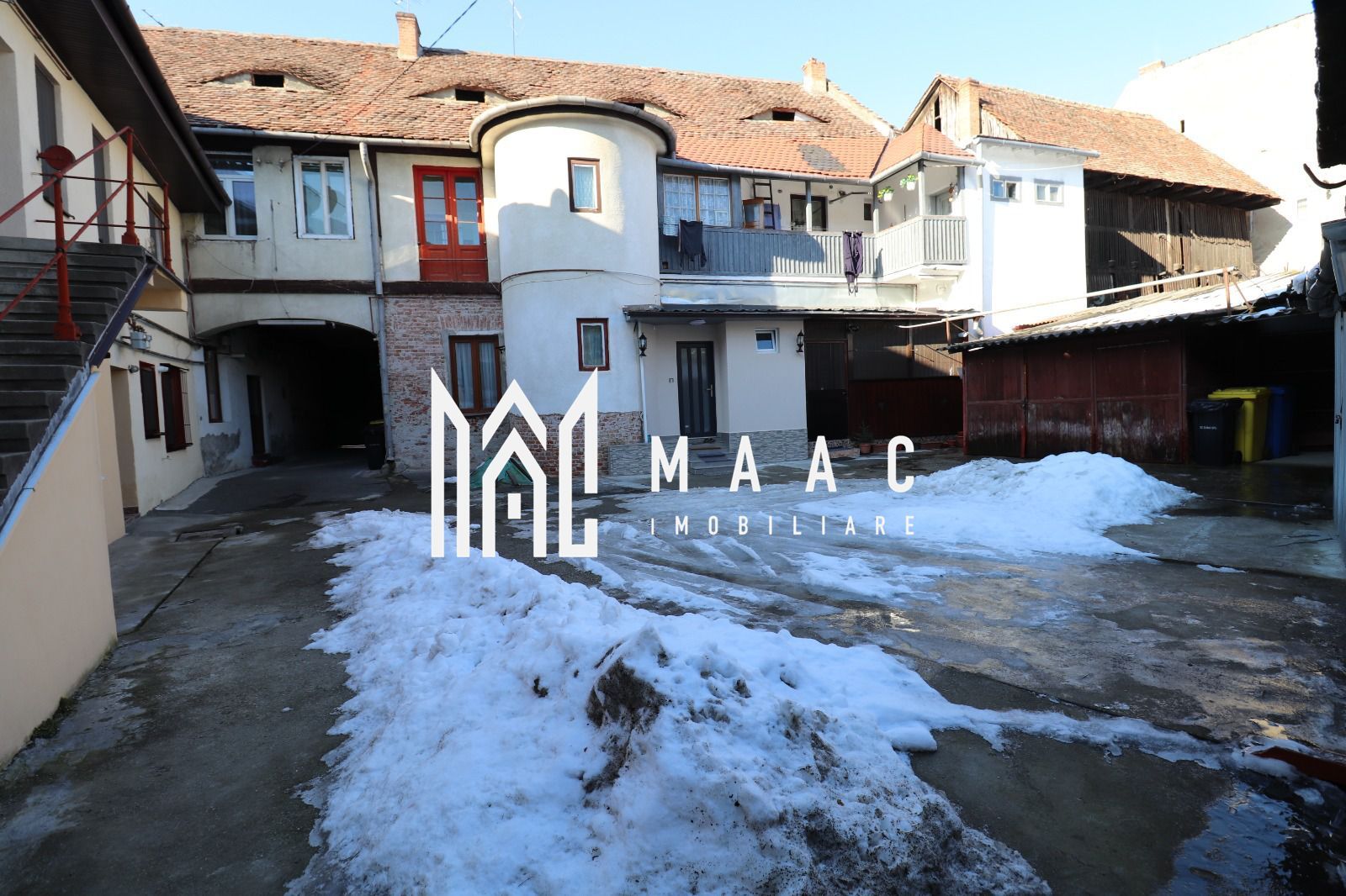 Apartament 3 camere | Zona Centrala | Curte - Poză 13