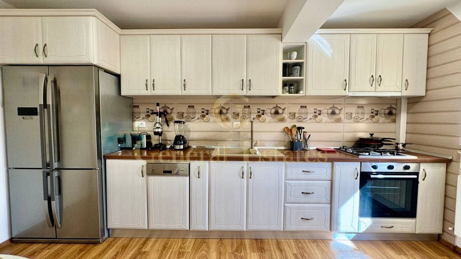 Vânzare apartament cu 3 camere - 130 m.p - în Zona CUG, Iași. - Poză 19