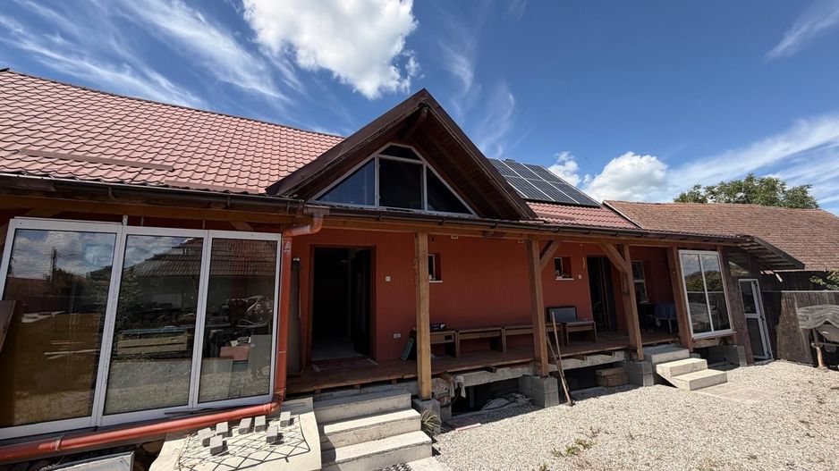 Casă de vanzare 6 camere 220 m² utili cu 376 M² teren la șosea - Poză 26