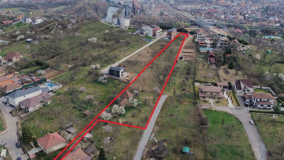 Teren Intravilan 4700 mp zona Piatra Craiului - Poză 1