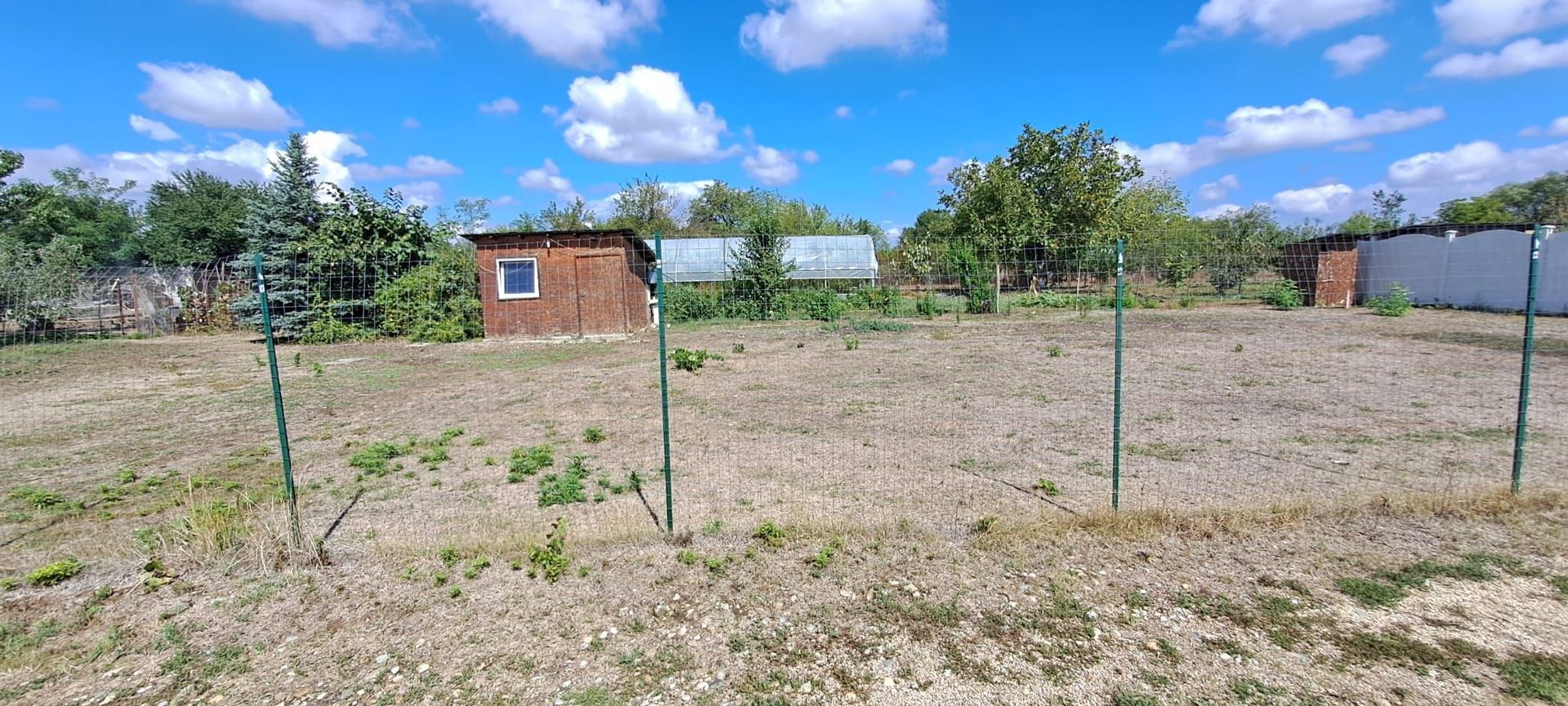 Teren de vanzare, 800 mp, utilitati, parcelabil, pretabil investitie - Poză 1