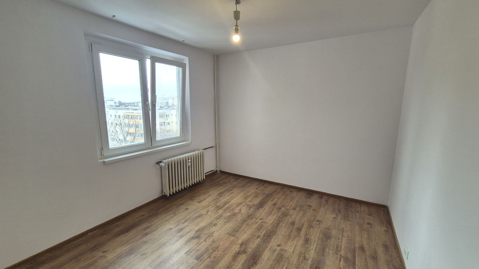 Apartament cu 3 camere 70,55 mp, bloc an 1980- Gorjului - Poză 4