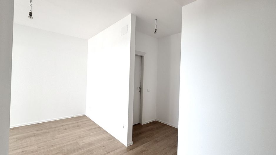 3 camere. Bucătărie Open-Space - Verdere curte interioară - Poză 4