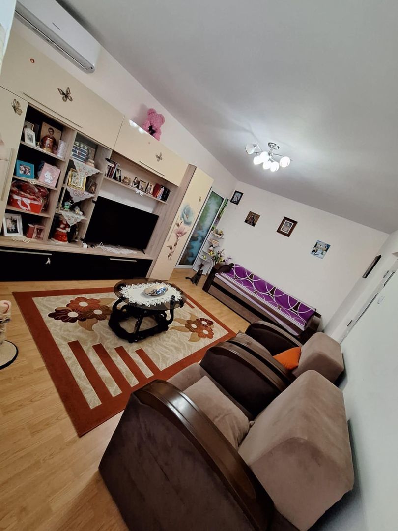 Apartament cu 2 camere, etaj 3/4, Micro 16 - Poză 6