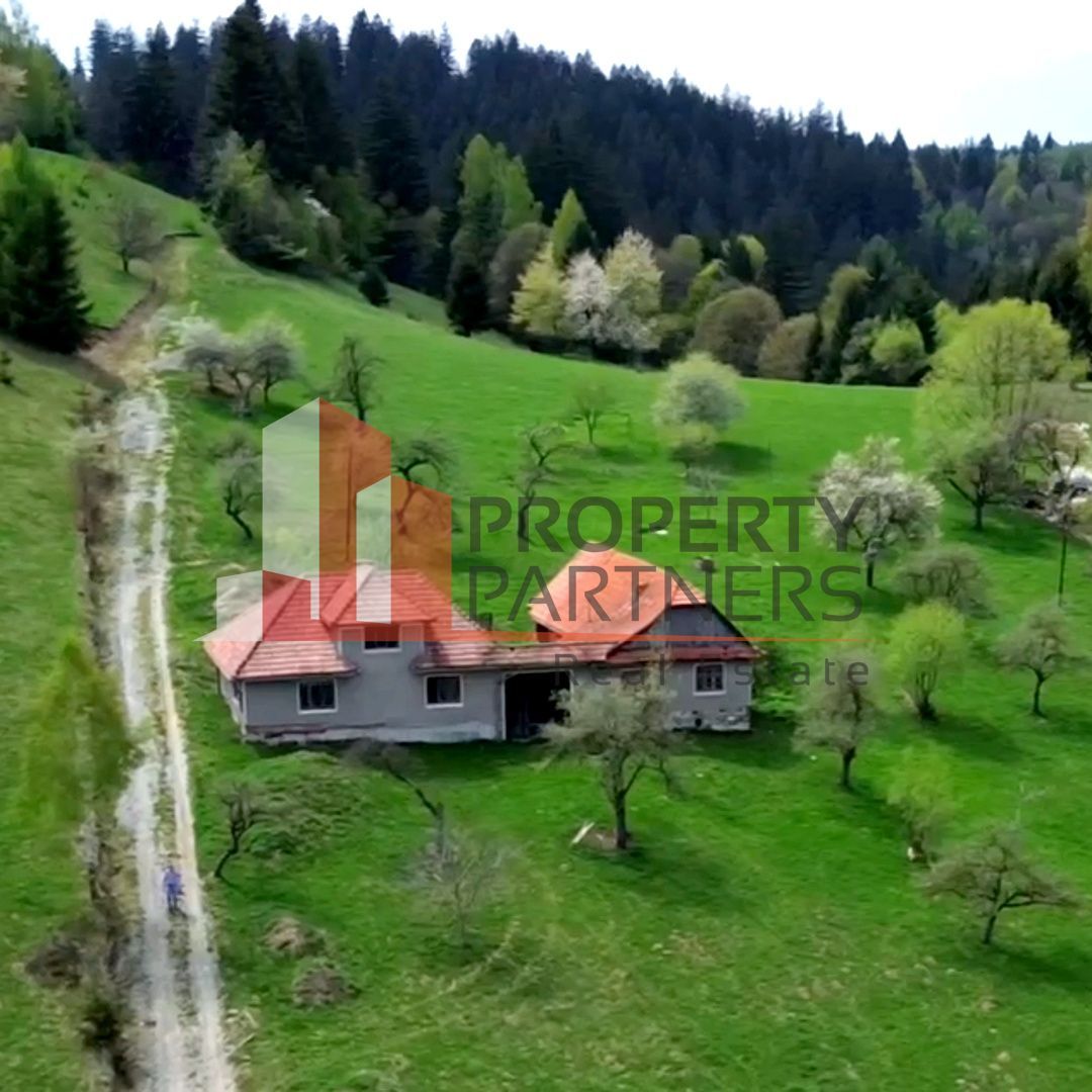 Casă tradițională sat Poarta, comuna Bran teren 1000 mp - Poză 1