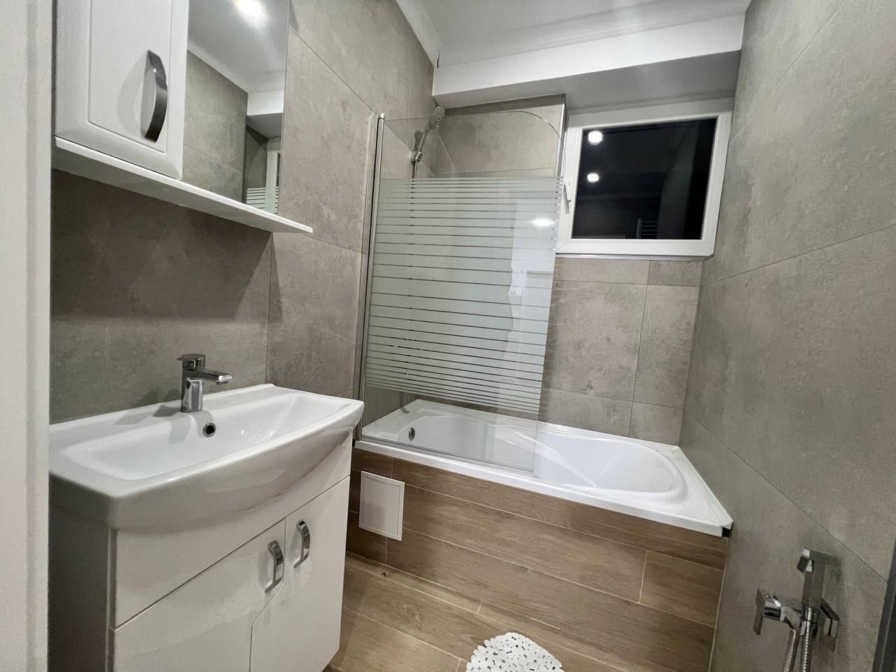 Apartament cu 3 camere de vânzare - Poză 11