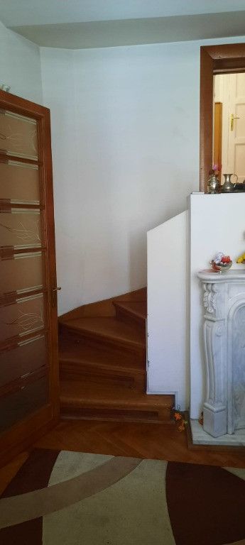 Vila - central in vecinatatea Palatului Parlamentului - Poză 3