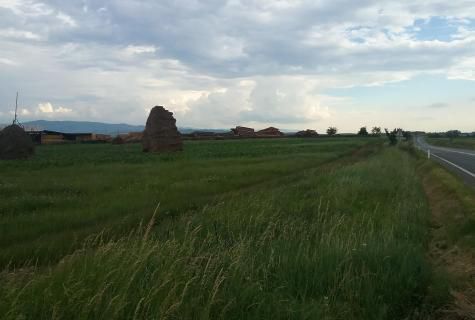 teren Vantu de Jos - Poză 1