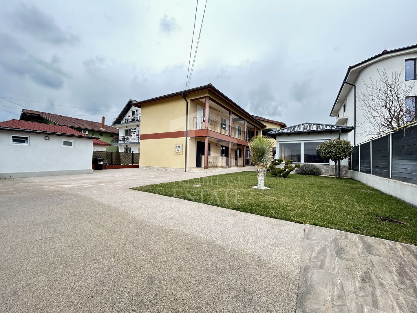 Pensiune Casa Eva Statiunea 2 Mai - 12 camere - teren 600 mp - Poză 1